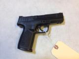 SMITH & WESSON SD40 - 40SW - 2 of 3