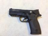 SMITH & WESSON M&P 22 COMPACT - 1 of 4