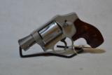 SMITH & WESSON 642-2 LADYSMITH - 38 SPL - 2 of 3