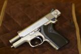 Smith & Wesson 4013- 2 of 4