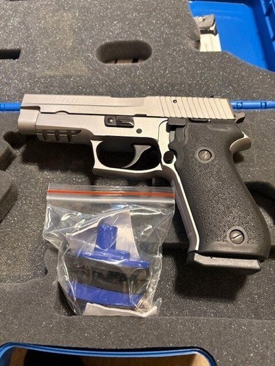 SIG Sauer P220 ST .45 ACP - All Stainless German Frame - New in the Box - Image 2 of 5