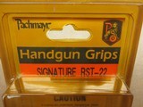 Pachmayr Signature RST-22 Grips - 2 of 3