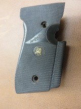 Pachmayr Signature Rubber Grips For Beretta 92 SB/F - 1 of 4