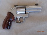 Smith and Wesson model 66 F Comp (66-3) Performance Center .357 - 2 of 13
