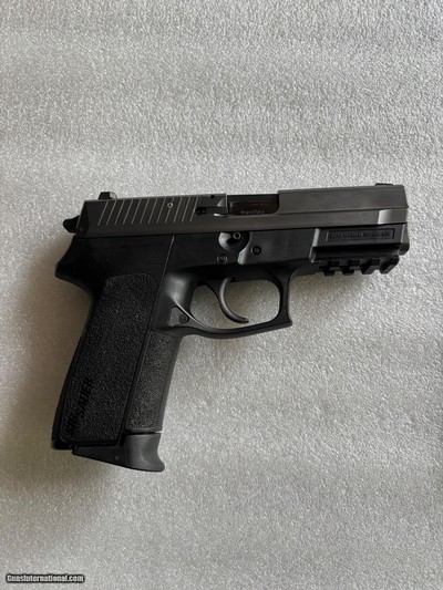 Sig Sauer Model SP2022 9MM Semi Auto, 15 Shot Magazine