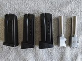 Smith and Wesson 40 Compact Pistol - 4 of 5