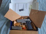 Smith and Wesson 4516-1 - 3 of 4