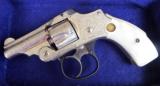 SMITH & WESSON .32 SAFETY HAMMERLESS 2nd MODEL TOP BREAK REVOLVER **1906** NICKEL ENGRAVED, FACTORY LETTER, WOOD BOX & ANTIQUE AMMO - 2 of 15