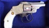 SMITH & WESSON .32 SAFETY HAMMERLESS 2nd MODEL TOP BREAK REVOLVER **1906** NICKEL ENGRAVED, FACTORY LETTER, WOOD BOX & ANTIQUE AMMO - 3 of 15