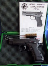 EAA WITNESS
COMPACT 9mm
PISTOL 13rds. SUPER CLEAN ! - 8 of 10