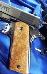 CABOT ~ CGI / CLASSIC 5" 1911 CUSTOM 45 caliber in LOCKING CUSTOM PLEXIGLAS
case **PRISTINE** - 5 of 13