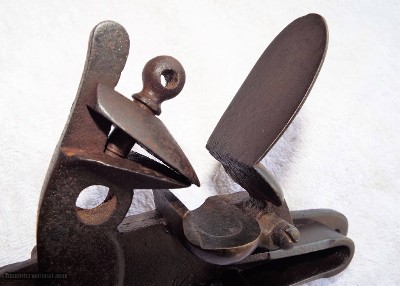 ANTIQUE FLINTLOCK (LOCK ONLY) from WAR of 1812 RAIL-MOUNTED BLUNDERBUSS ENGLISH
Excellent Condition!
