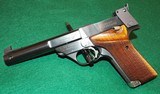 HIGH STANDARD "HAMDEN"
SUPERMATIC TROPHY 5 1/2" 22LR. MILITARY 107 Series
TARGET PISTOL Super Clean!! - 1 of 11
