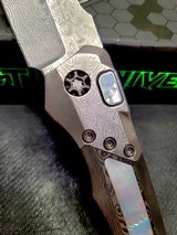 Heretic Custom Wraith Auto Bowie Carbon Fiber frame Mother of Pearl Inlays
Vegas Forge Damascus ser. #4 - 3 of 7