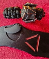 Heretic Knives "PREDATOR
HYDRA" with lanyard & Carved Predator BEAD - 2 of 2