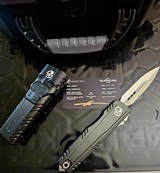 MICROTECH ~ SUREFIRE OTF KNIFE & USB FLASHLIGHT
LUMINARY SET, WATERPROOF CASE, COIN, COA - 2 of 5