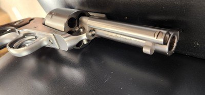LIPSEY’S EXCLUSIVE - RUGER NEW MODEL BLACKHAWK BISLEY - CONVERTIBLE Cylinders in 45 COLT & 45 ACP - 3.75" barrel.Ruger Model# 0475 HARD TO FIND - Image 12 of 13