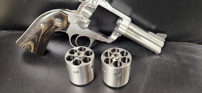 LIPSEY’S EXCLUSIVE - RUGER NEW MODEL BLACKHAWK BISLEY - CONVERTIBLE Cylinders in 45 COLT & 45 ACP - 3.75" barrel.Ruger Model# 0475 HARD TO FIND - Image 6 of 13