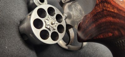 Smith & Wesson Model 686-4 357mag/38spl 4-inch barrel - No Lock - 7 Shot - Image 10 of 14