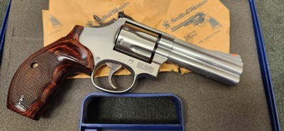 Smith & Wesson Model 686-4 357mag/38spl 4-inch barrel - No Lock - 7 Shot - Image 2 of 14