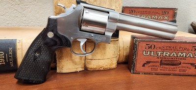 Smith & Wesson Model 629-3 Classic Hunter - 44 mag - 6-inch barrel - Image 2 of 10