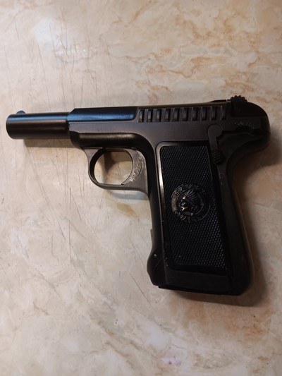 savage 1907 32acp with original 10 rd. mag. high condition. - Image 1 of 5