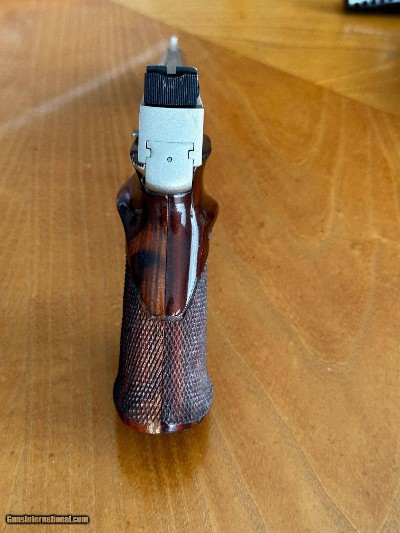 Smith & Wesson Model 41 .22 Autoloading Target Pistol - Image 5 of 9