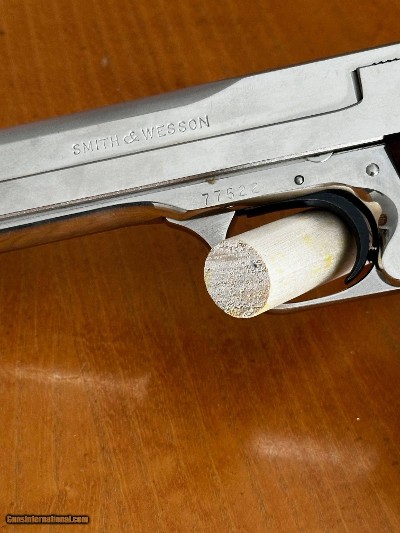 Smith & Wesson Model 41 .22 Autoloading Target Pistol - Image 3 of 9