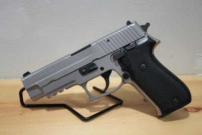 SIG SAUER P220 ST 45 - Image 2 of 5