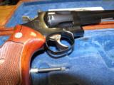 Smith and Wesson 57 No Dash 8 3/8 Blue w/Case - 4 of 6
