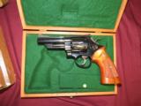 Smith and Wesson Model 29-2
.44 W/Case - 4 of 4
