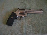 COLT KODIAK 44 MAGNUM 6 INCH STAINLESS STEEL REVOLVER 1993, 1 OF 1000. - 2 of 9