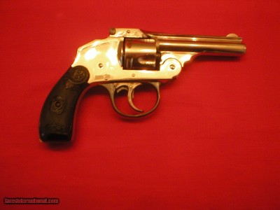 IVER JOHNSON SAFETY HAMMERLESS DOUBLE ACTION 32 S&W, REVOLVER, LOW SERIAL NUMBER 2X. TOP BREAK. ORIGINAL BOX.