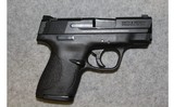 Smith & Wesson ~ M&P 9 SHIELD ~ 9mm Luger - 1 of 2
