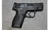 Smith & Wesson ~ M&P 9 SHIELD ~ 9mm Luger - 1 of 2