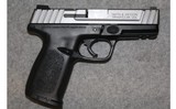 Smith & Wesson ~ SD9 VE ~ 9mm Luger - 1 of 2