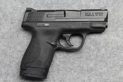Smith & Wesson ~ M&P 9 SHIELD ~ 9mm Luger - Image 1 of 2