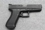 Glock
17
9mm Luger