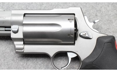 Taurus ~ Judge Magnum ~ .45 LC / .454 Casull / .410 Gauge - Image 2 of 6