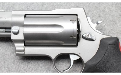 Taurus ~ Judge Magnum ~ .45 LC / .454 Casull / .410 Gauge - Image 2 of 6