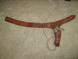 Original AntiqueVisalia Floral Hand Tooled Holster for a Colt SAA in very good condition. - 1 of 8