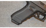 Glock ~ 22 GEN 4 ~ .40 S&W - 2 of 9