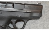 Smith & Wesson ~ M&P 40 Shield ~ .40 S&W - 4 of 9