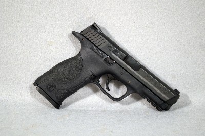 Smith & Wesson ~ M&P 40 ~ .40 S&W