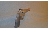 Smith & Wesson ~ Model 686-6 ~ .357 mag - 2 of 8