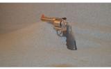 Smith & Wesson ~ Model 686-6 ~ .357 mag - 7 of 8