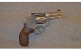Smith & Wesson ~ 686-6 ~ .357 mag - 1 of 9