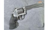 Smith & Wesson ~ 617 ~ 22 lr~ 10 Shot - 1 of 2