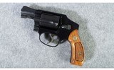 Smith & Wesson ~ 442 ~ 39 Special ~ Airweight - 2 of 5