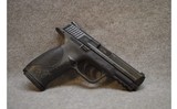 Smith & Wesson M&P 40 - 3 of 4